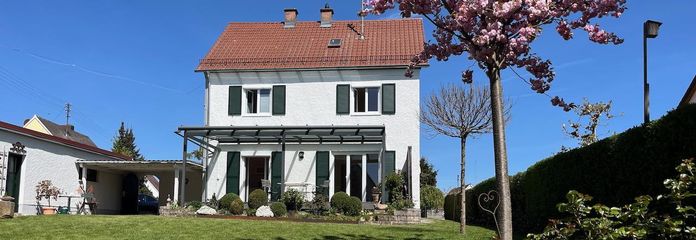 Neuwertig saniertes EFH mit großem Grund in bester Lage - provisionsfrei – Außenansicht Garten