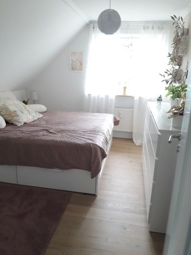 repräsentatives Zweifamilienhaus – Schlafzimmer DG