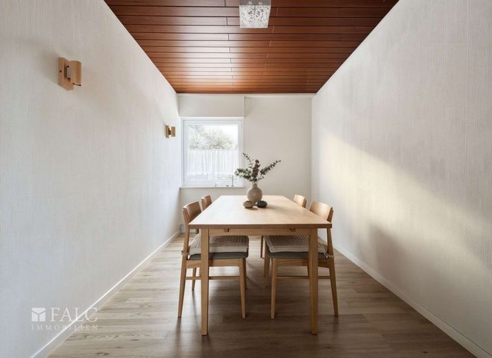 Großzügiges Zweifamilienhaus mit vielseitiger Nutzung in gefragter Wohnlage – Esszimmer EG