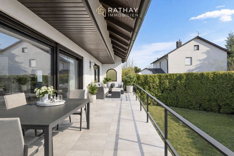 Einfamilienhaus mit Entwicklungspotenzial in ruhiger Wohnlage und bester Anbindung – Visualisierung Terrasse