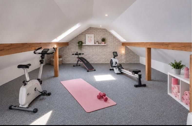 Beau 3 pièces cuisine salle de bains ensoleillé de 72 m² à Schwabmünchen avec surface supplémentaire sous les combles (surface utile) – Dachraum