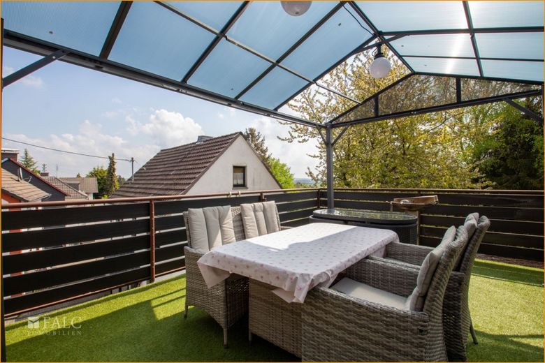 Haus sucht Großfamilie! – Terrasse
