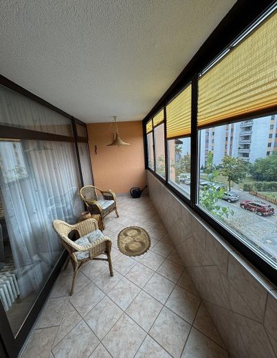 Charmante möbilierte 1-Zimmerwohnung mit Loggia – Loggia