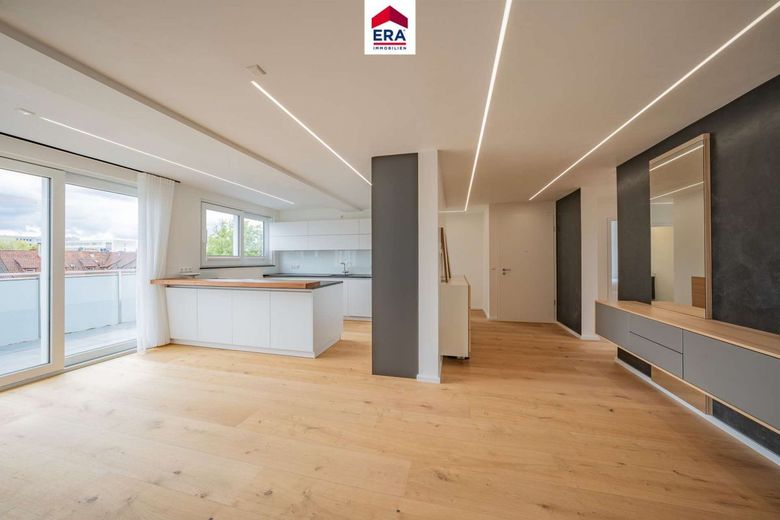 Modernisierte Maisonette-Wohnung im Herzen von Ludwigsburg – Flur/Küche
