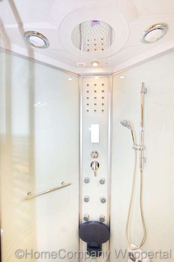 Großzügige Komfortwohnung mit Wellnessbad, Terrasse und DSL – 2bb0b2616a34c7d09ce18e80cd8bc46bed087555.jpg