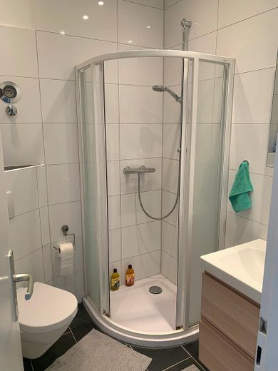 3,5 Zimmer Altbaudecken u Balkon. Küchenübernahme erw. – Foto 6