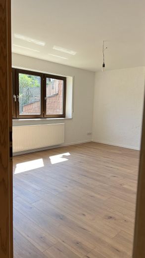 Lichtdurchflutete 2-Zimmer-Wohnung mit Terrasse – Schlafzimmer