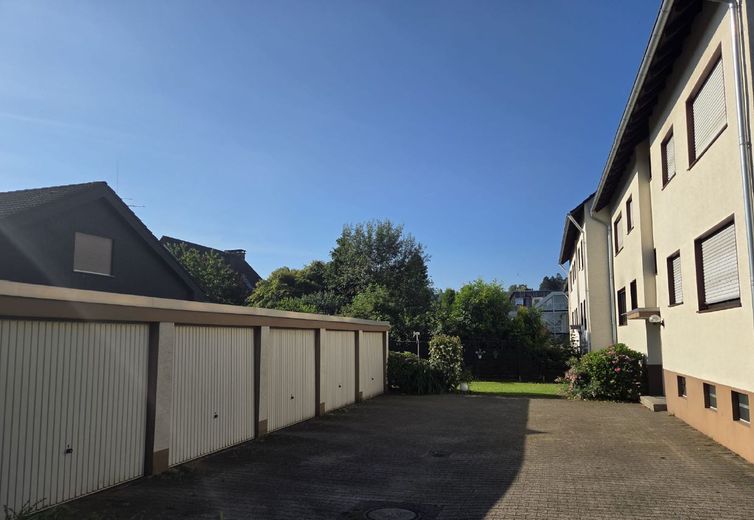 -provisionsfrei- 3-Zimmer-Wohnung mit Balkon, EBK & Garage in der Aplerbecker Mark – Garagenhof (mittlere Garage)