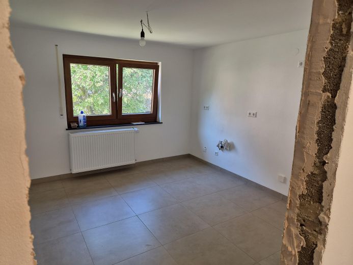 Vermiete Doppelhaushälfte mit 3,5 Zimmer – Küche