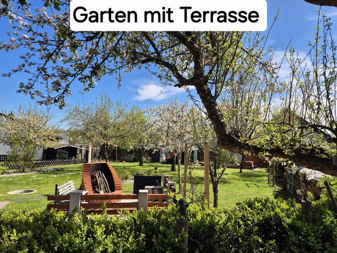 Garten mit Terrasse