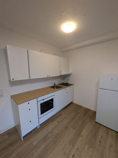2-Zimmer-Terrassenwohnung – möbliert & sofort bezugsfertig – Küche 