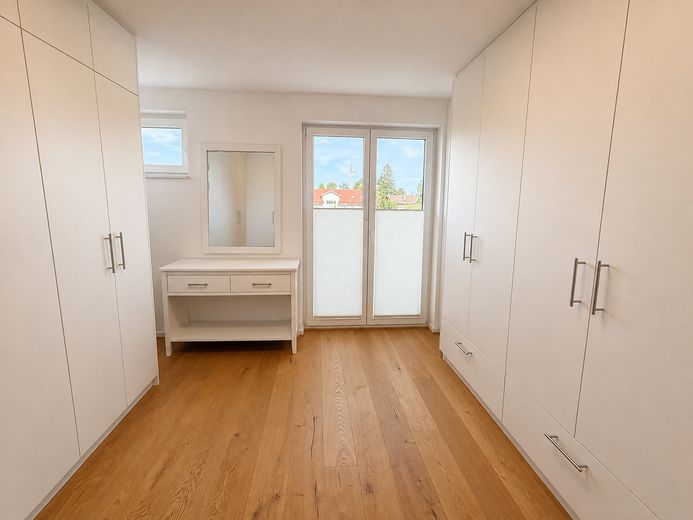 Neuwertiges Reihenendhaus mit modernem Wohnkomfort – Ankleidezimmer