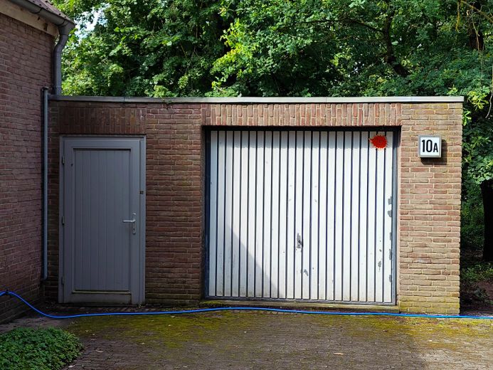 Ehemaliges Pfarrhaus in Oldenstadt zu verkaufen – Garage