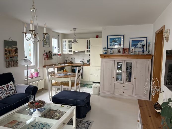 Sehr gepflegte Zwei-Zimmer-Wohnung mit Terrasse/Garten und übergroßen Garage ! – Foto 2