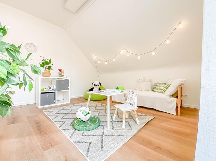 Bezugfertig renoviertes EFH am Niendorfer Marktplatz – Kinderzimmer OG
