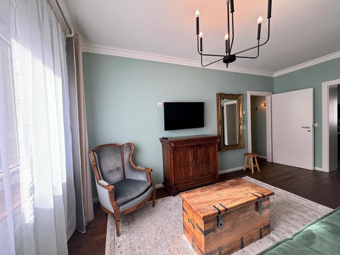 Wunderschön eingerichtete Wohnung mit Einbauküche, zentral – Foto 12