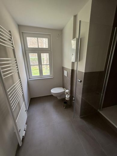 Neu renovierte und voll ausgestattete 2 Zimmerwohnung in traumhafter Lage Reutlingen Mittelstadt – Bad