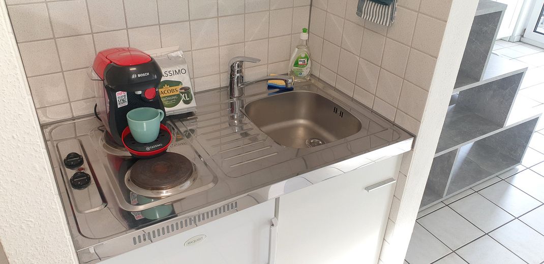 Wolne od października 2026. Wysokiej jakości, w pełni umeblowane mieszkanie z pięknym balkonem – Tassimo Kaffeemaschine