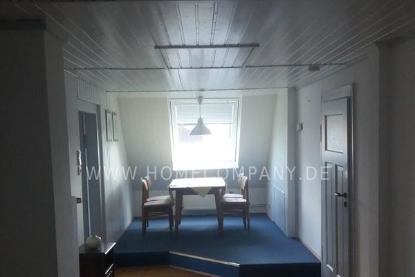 4 Zi.Whg., möbl., gute Ausstattung, helle Whg., getrennte Zimmer. Gute Verkehrsanbindung zum Hbf.