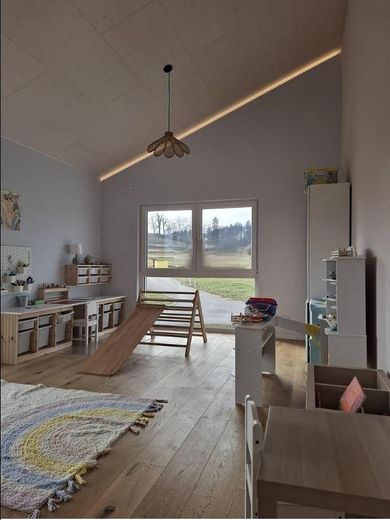 Kinderzimmer 1 mit ind. Bel.
