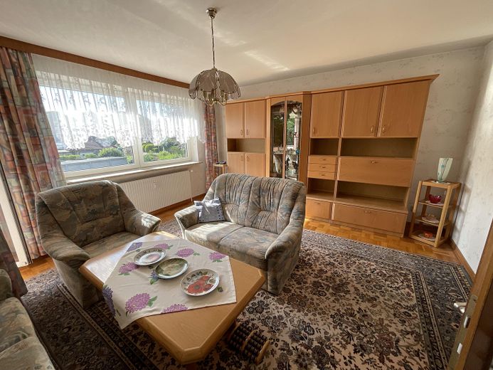 Helle 2-Zimmer-Eigentumswohnung mit Loggia und Garage in ruhiger Lage von Nortorf – Wohnzimmer