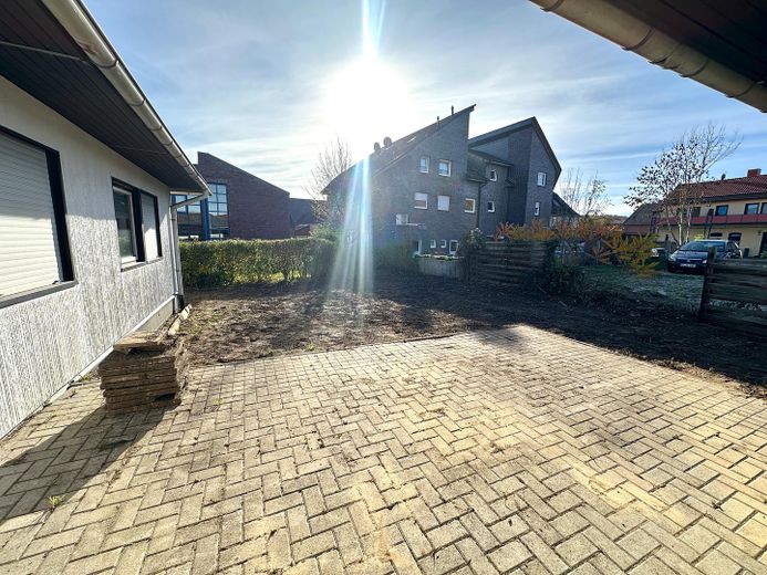 Winkelbungalow - großes Grundstück - Zentral in Giesen – Terrasse