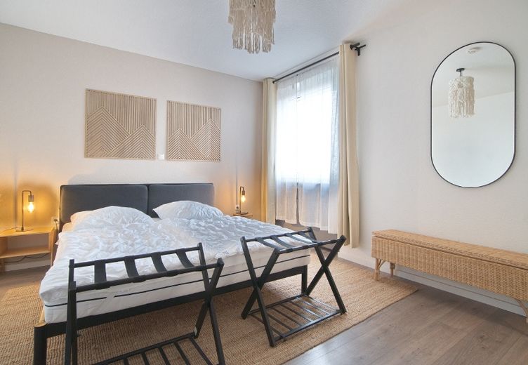 Helle Wohnung mit 2 Schlafzimmern und Balkon, Komplettausstattung, Internetzugang – 45e23f0de1df555518b20007d161541cdb741e29.jpg