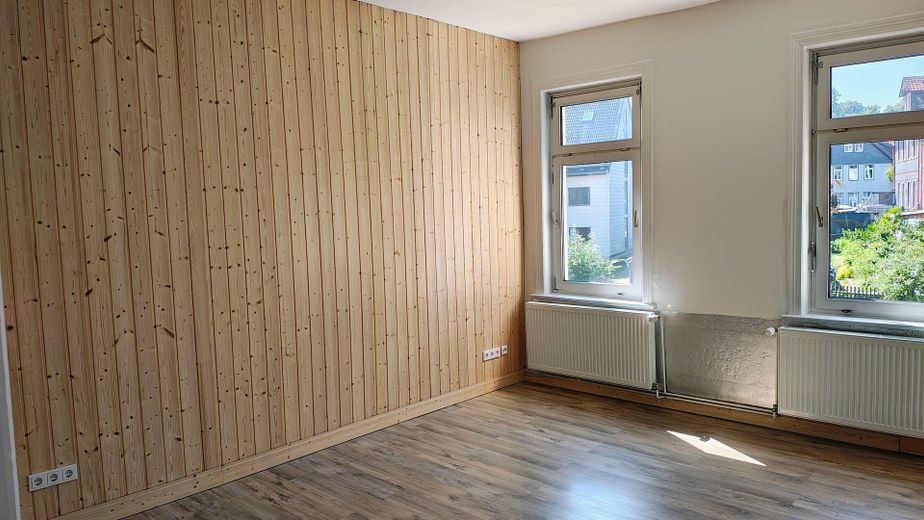Renovated 4-room apartment with fitted kitchen, 120sqm – Zimmer 1.2