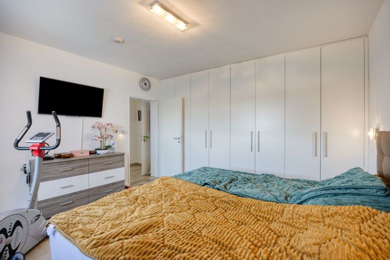 *** Gehobene Etagenwohnung in Ruhiger Umgebung der Stadt Langenfeld *** – Schlafzimmer
