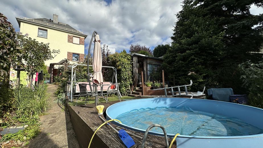 Eigenheim am SW-Stadtrand mit schönem Garten – Garten, Pool