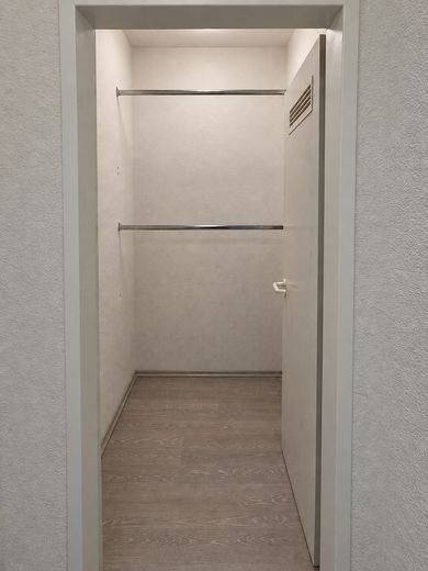 Gemütliche 2-Zimmer-Dachgeschosswohnung mit Balkon und Einbauküche in ruhiger Lage – Foto 6