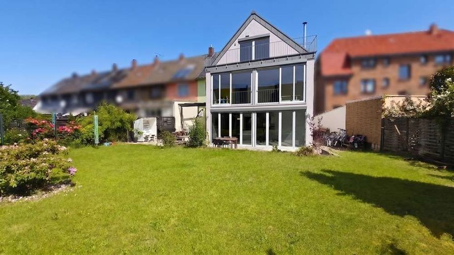 BS - Querum - Exklusives Doppelhausensemble mit moderner Architektur, hohem Wohnkomfort und Garten – Außenansicht