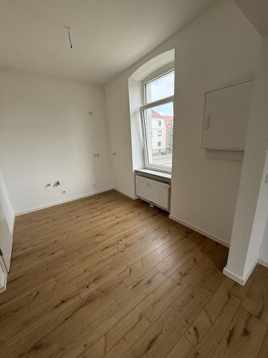 Vermietung 1 Zimmer inkl. Küche, Bad – Küche