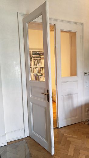 Komisyonsuz: Üç balkonlu, 4,5 odalı eski yapı hayali, ortak bahçe ve çok daha fazlası. – Details