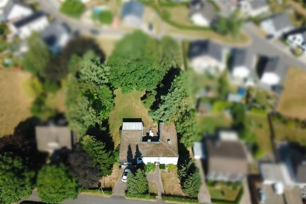JÄSCHKE - Amplia parcela con potencial en una zona tranquila de Roetgen-Rott