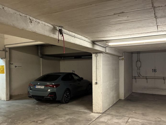 Приміщення під практику або офіс в Альтбогенгаузені – Tiefgaragenplätze
