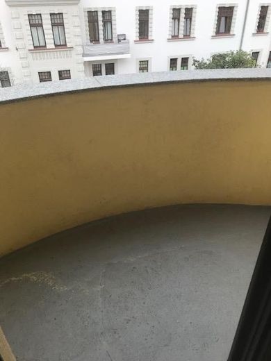 zweiter Balkon.