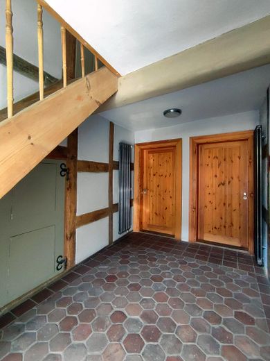 2 Zi-Wohnung mit Terrasse im Baudenkmal – Hausflur