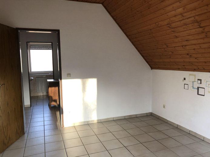 Freist EFH mit Garten und Garage in guter Lage – Schlafzimmer oben