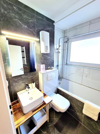 Hochwertig kernsanierte und möblierte 1,5 Zimmer Whg, schlüsselfertig mit Balkon und Küche-Derendorf – Foto 10
