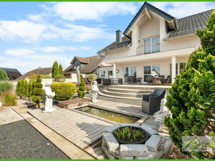 +5PLUS+ RAUM. ANSPRUCH. PERSPEKTIVE: TOP GEPFLEGTES EINFAMILIENHAUS IN 1A-LAGE VON LANGERWEHE/PIER + – फोटो 1