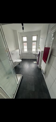 Moderne 4-Zimmer-Wohnung mit Balkon und offener Küche in Schönberg – Foto 6