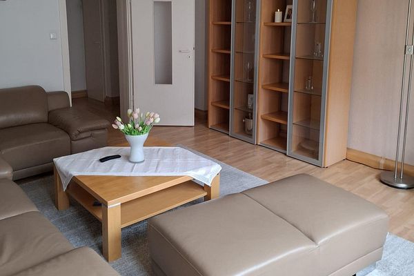 78QM Daire - 2 yatak odası, balkon, küvetli banyo