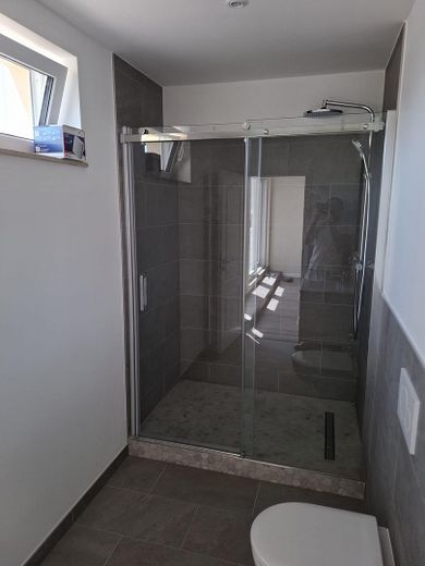 Erstbezug! Neue 2-Zimmer Wohnung in Rüdesheim mit Einbauküche & Terrasse – Foto 8