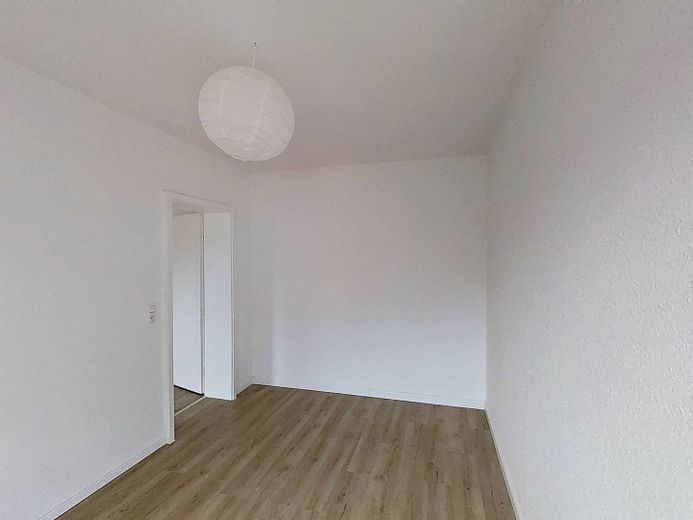 Großzügiges Wohnen: Helle 4-Zi.-Wohnung mit Balkon – Ansicht II: Schlafzimmer IV