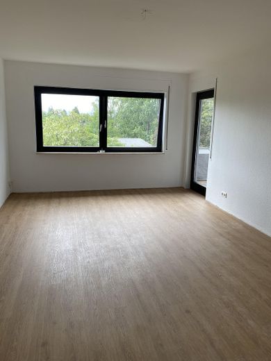 helle Dachgeschosswohnung in ruhiger Lage – Foto 6