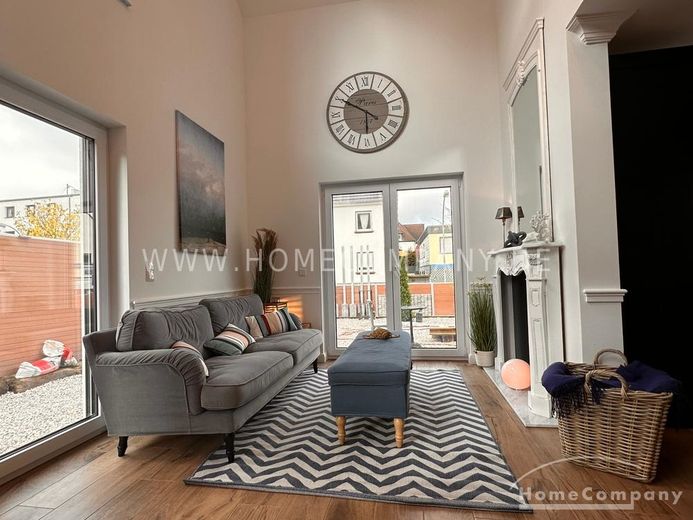 NUOVA COSTRUZIONE
Appartamento maisonette moderno e arredato con gusto, con terrazza – 9e0b9c24afecd8549a26b266b8b472e2f691fc07.jpg
