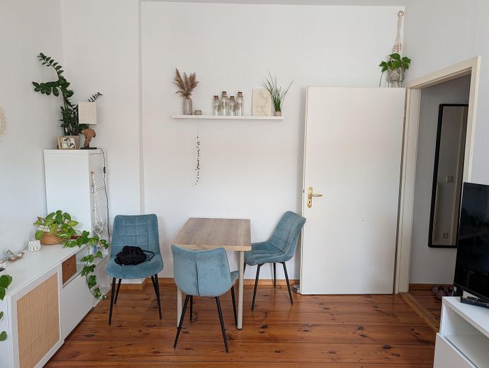 Provisionsfrei: Helle, bezugsfreie 2-Zimmer Altbauwohnung mit Südwest-Balkon im Florakiez – Photo 3