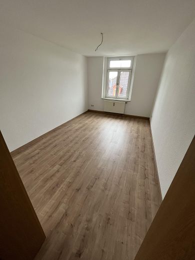 Erstbezug nach Renovierung - Helle und geräumige 3-RW mit Dusche und Badewanne – Foto 7
