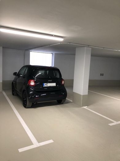 Appartement en copropriété accessible aux personnes à mobilité réduite – investissement idéal, logement pour navetteur ou résidence pour la retraite – Tiefgaragenstellplatz 